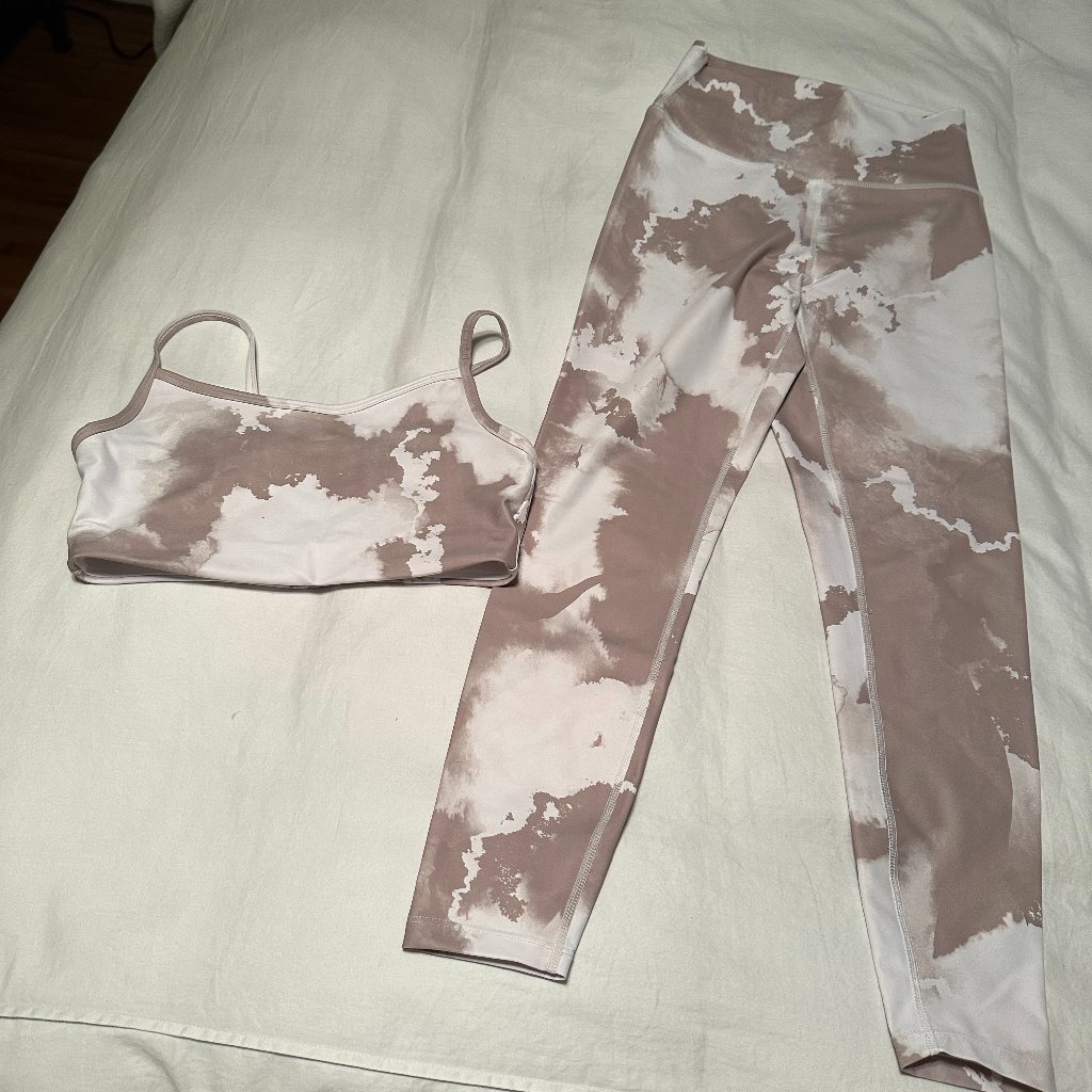 Sage Tan & White Workout Set, Size Small Bra & Size Small Leggings